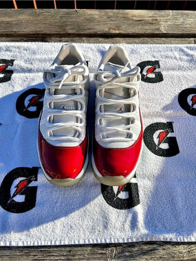 Jordan Air Jordan 11 Retro Low "Cherry" Sneakers Red & White